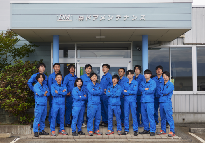 技術スタッフ集合写真