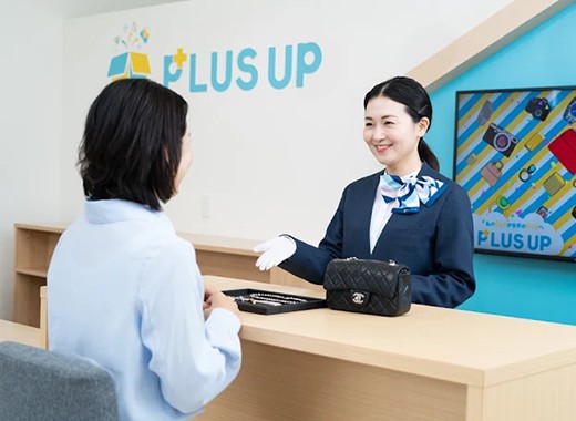 来店されたお客様への接客がメイン。地域に根差した温かい雰囲気の店舗です！