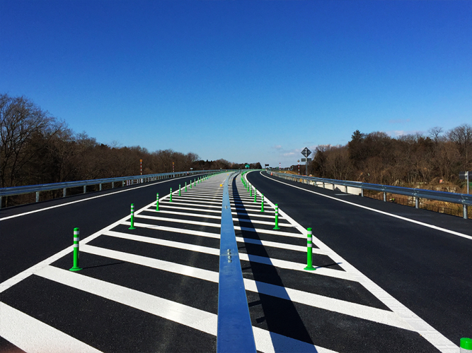 完成直前の高速道路