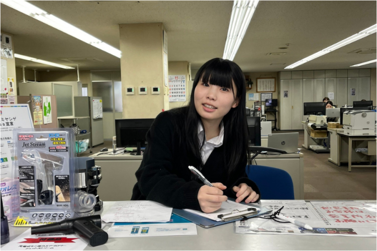 OJT研修でしっかり知識を身につけます。