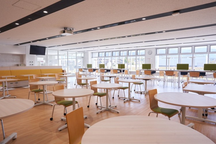 社内