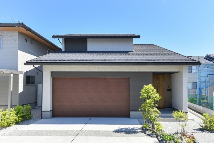 オスカーホームのガレージ付き住宅
