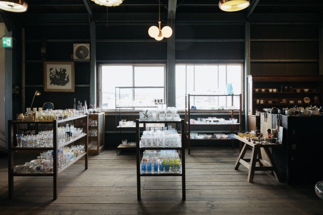 店頭2階の昭和レトロな景色