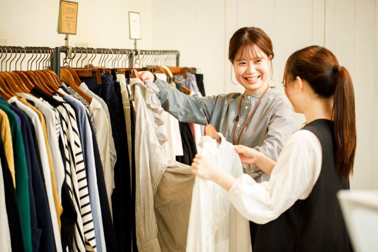 お客様に楽しんでお買い物をして頂けるよう、笑顔を大切にしています