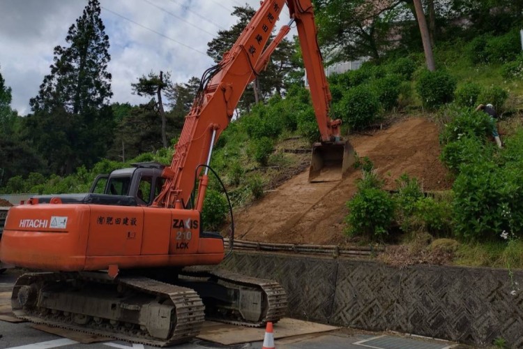 県民公園法面工事