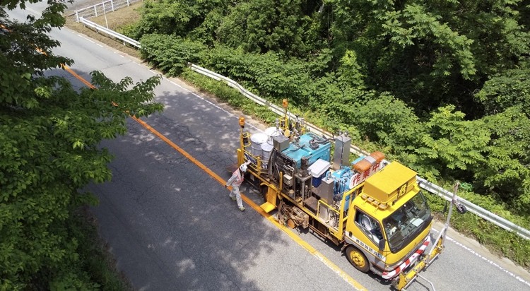 作業風景　ラインマーカー車施工