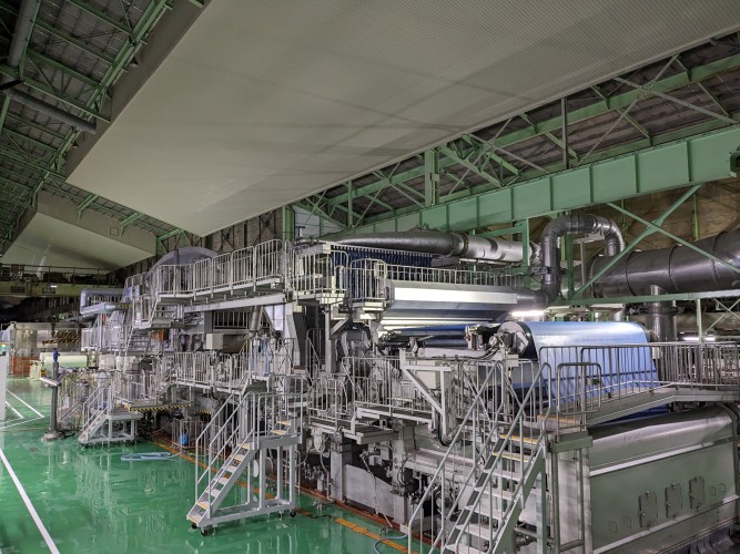 2024年から新たなＮ６号抄紙機が稼働しティシュなどの家庭紙を生産しています