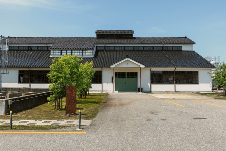 三郎丸蒸留所外観