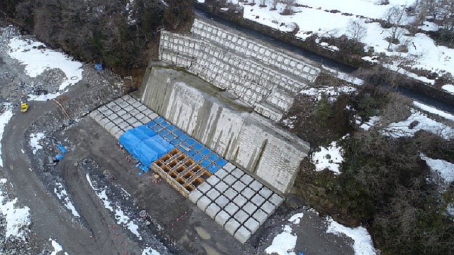 常願寺川護岸工事