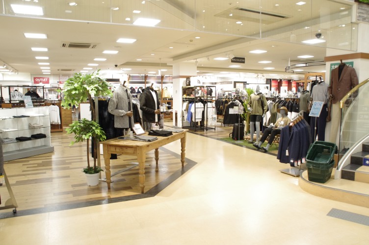 モリワンワールド富山本店店内画像①