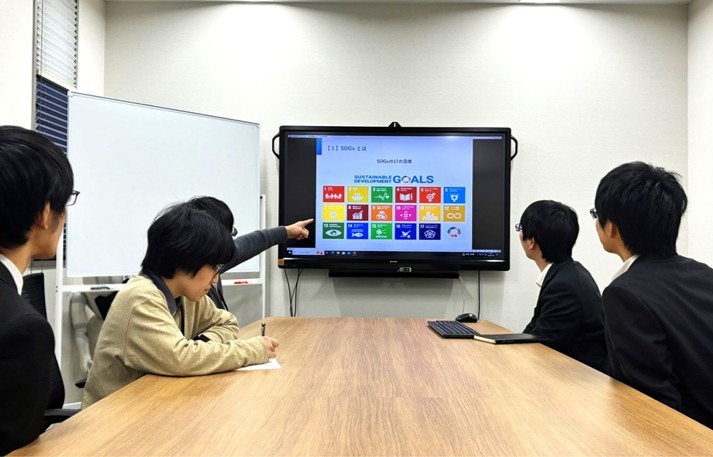 SDGsに関するミーティング中