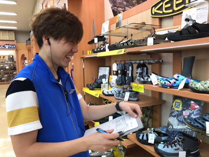 店舗運営職。お客様の笑顔がやりがいです