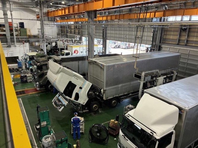 本社・富山営業所整備工場の写真