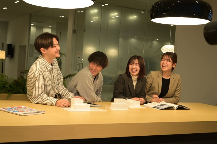 《マジメに、はみ出せ》個性を活かしてひたむきに挑戦する「まじめなはみ出し者」をサポートします